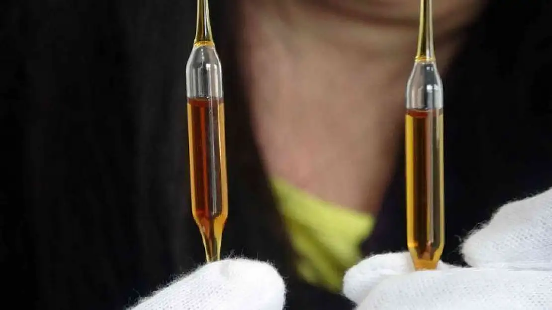 Çanakkale Savaşları'nda Mehmetçiğin kullandığı 112 yıllık tıbbi serum ampulleri bulundu
