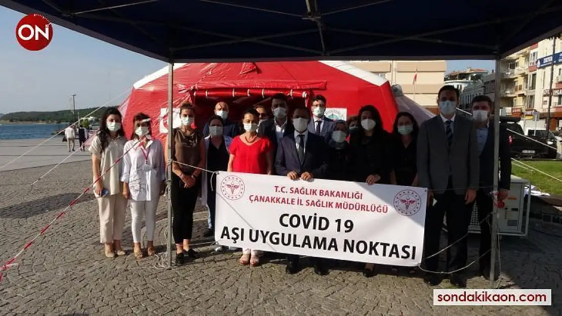 Çanakkale Valisi Aktaş, 3. doz aşısını aşı çadırında yaptırdı