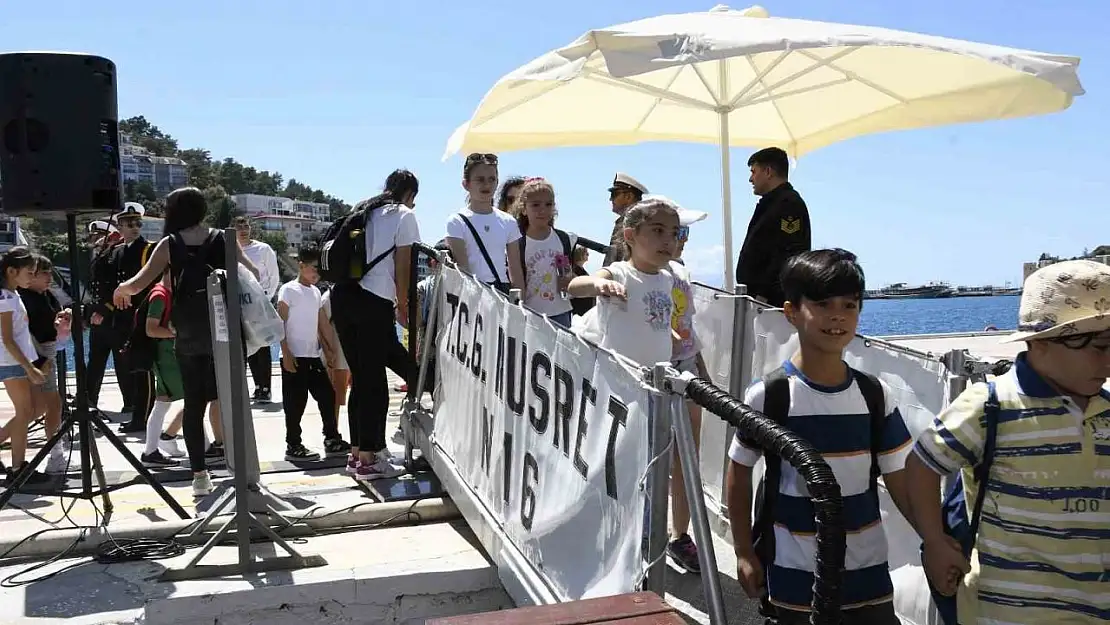 Çanakkale Zaferinin mimarı 'Tgc Nusret' Kuşadası'nda ziyarete açıldı
