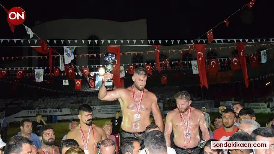 Çardak Yağlı Pehlivan Güreşleri'nde başpehlivan Nedim Gürel oldu
