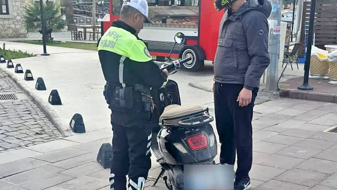 Çeşme'de motosiklet denetimlerinde ceza yağdı