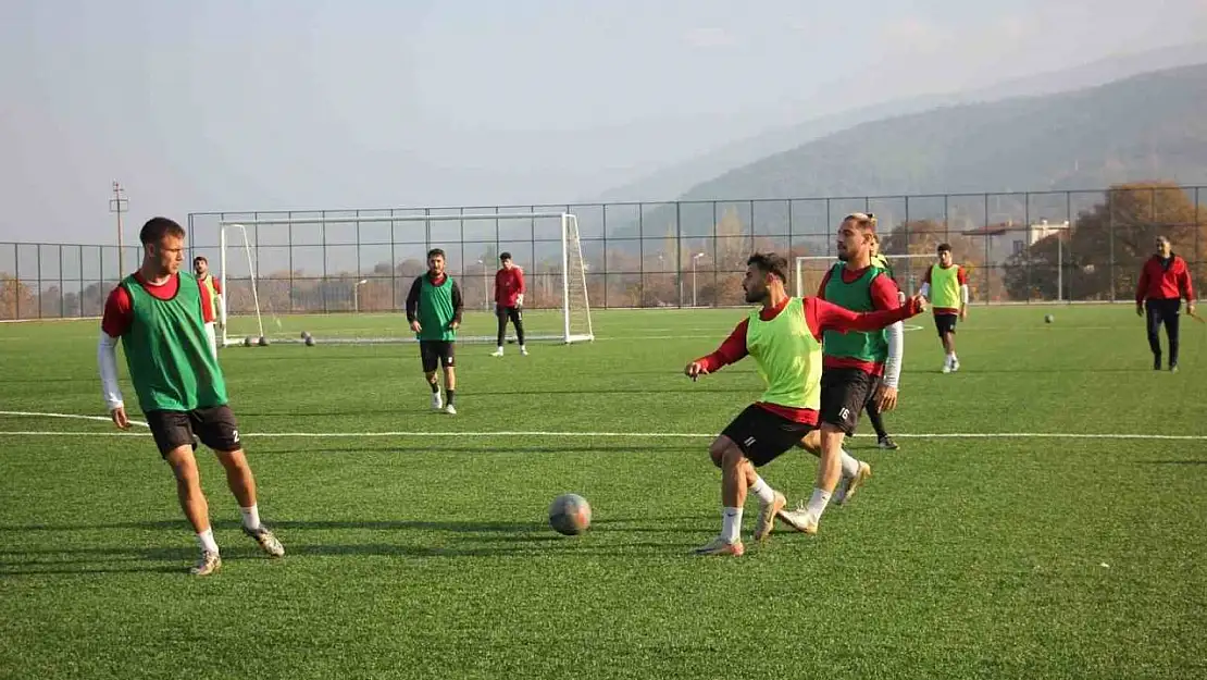 Çeşme'yi deplasmanda yenen Denizli İdmanyurdu, Torbalıspor maçına hazırlanıyor