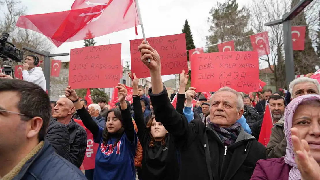 CHP Genel Başkanı Özel: 'Esas beka sorunu Türkiye'nin gençlerinin dünyanın başka ülkelerinde hayat kurmasıdır'