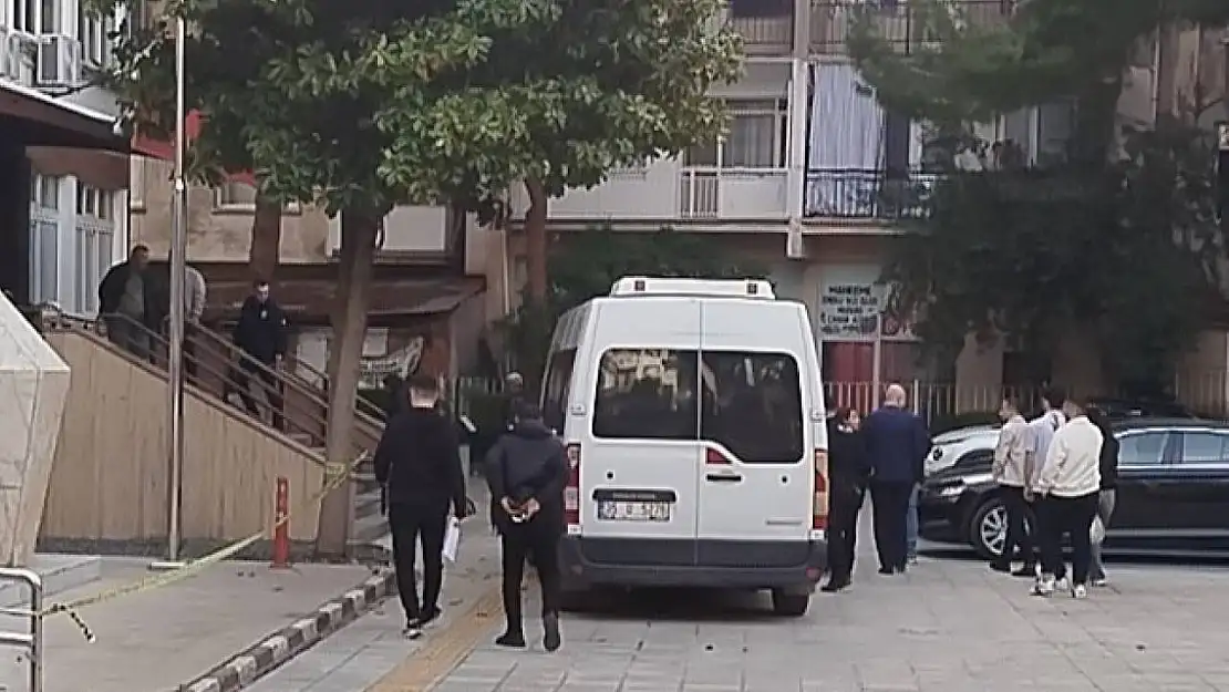 CHP'li Kemalpaşa Belediyesine yönelik 'usulsüzlük operasyonu'... Şüpheliler adliyeye sevk edildi