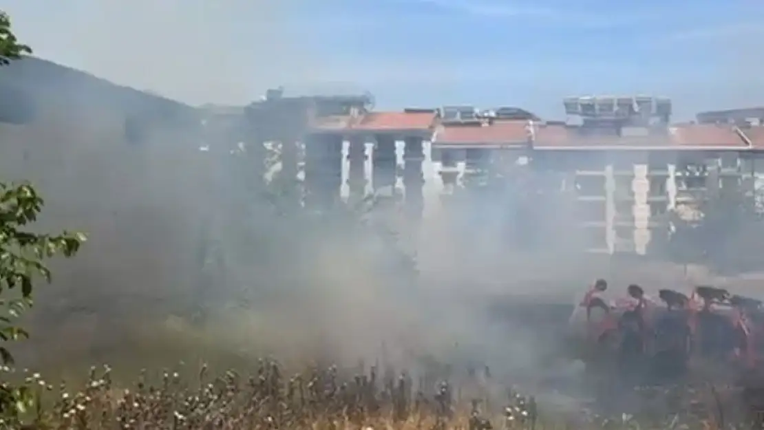 Çiftçiler Günü'nde çiftçi malzemeleri yandı