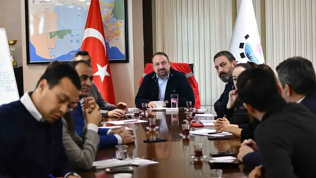 Çiğli'de depremzedeler için 'kriz masası' kuruldu
