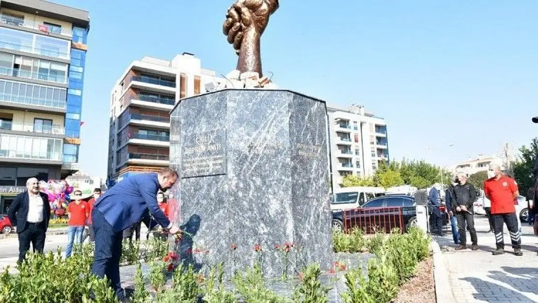 Çiğli Deprem Anıtı törenle açıldı