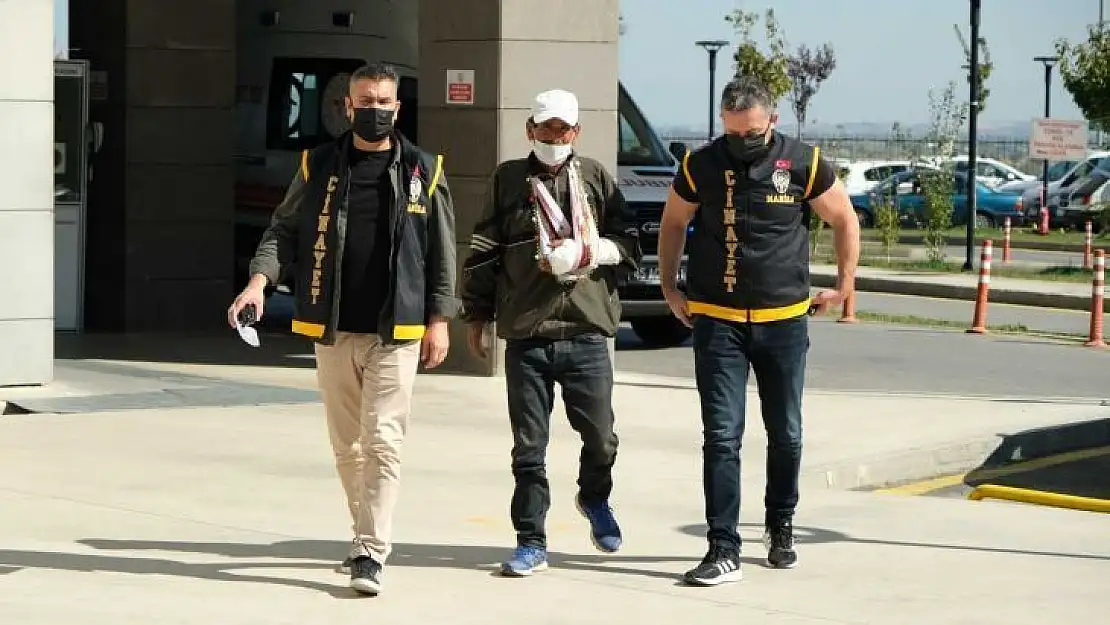 Cinayeti inkar etti, 'Bıçak çarptı' dedi