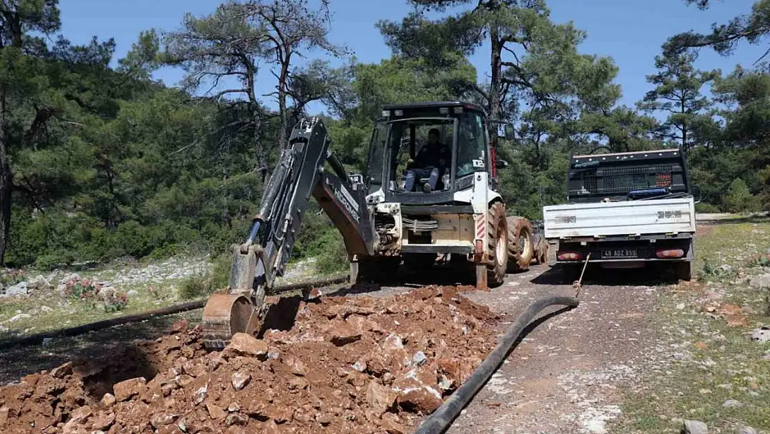 Çırpı Mahallesinin içme suyu hatlarını yenileniyor