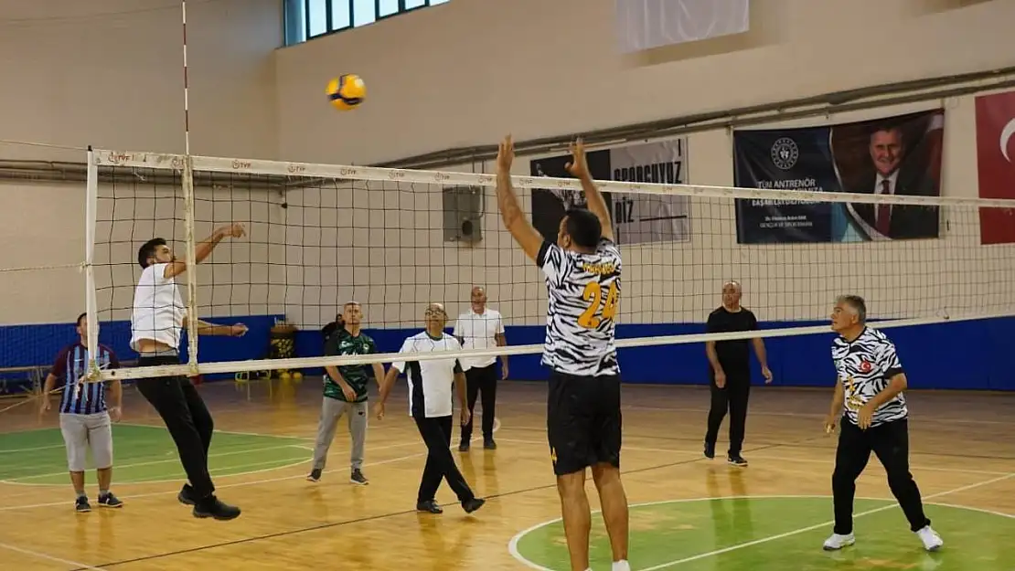 Çivril'de Amatör Spor Haftası voleybol turnuvasıyla başladı