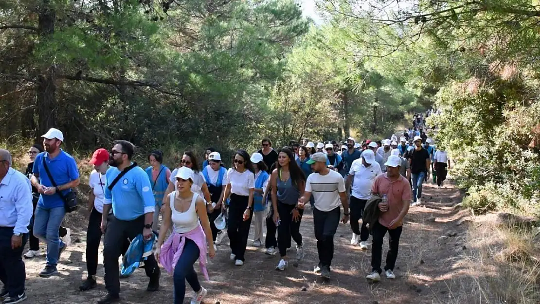 ÇOMÜ'de Dünya Yürüyüş Günü Etkinliği Gerçekleştirildi