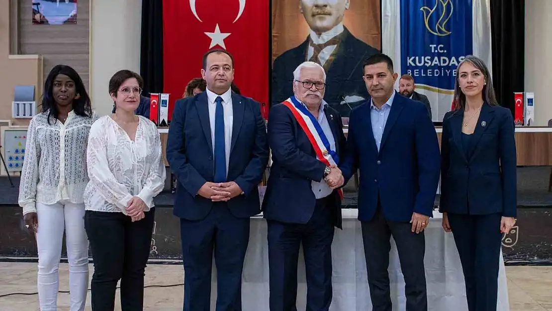 Creil delegasyonu Kuşadası Belediye Meclisi'nin konuğu oldu