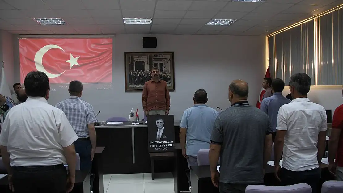 Çukurbağ Spor Tesisi'ne merhum Başkan Ferdi Zeyrek'in ismi verildi