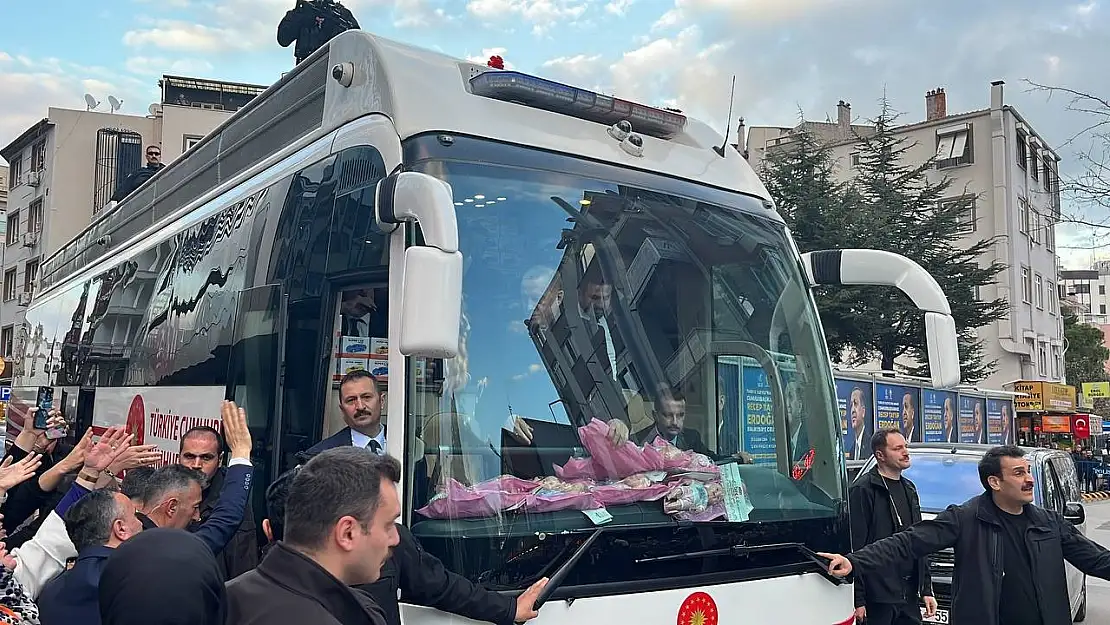 Cumhurbaşkanı Erdoğan, Balıkesir'de sevgi gösterileri ile uğurlandı
