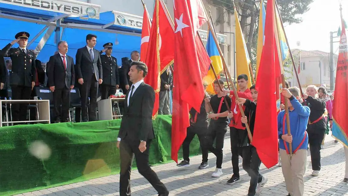 Cumhuriyet Bayramı Manyas'ta törenlerle kutlandı