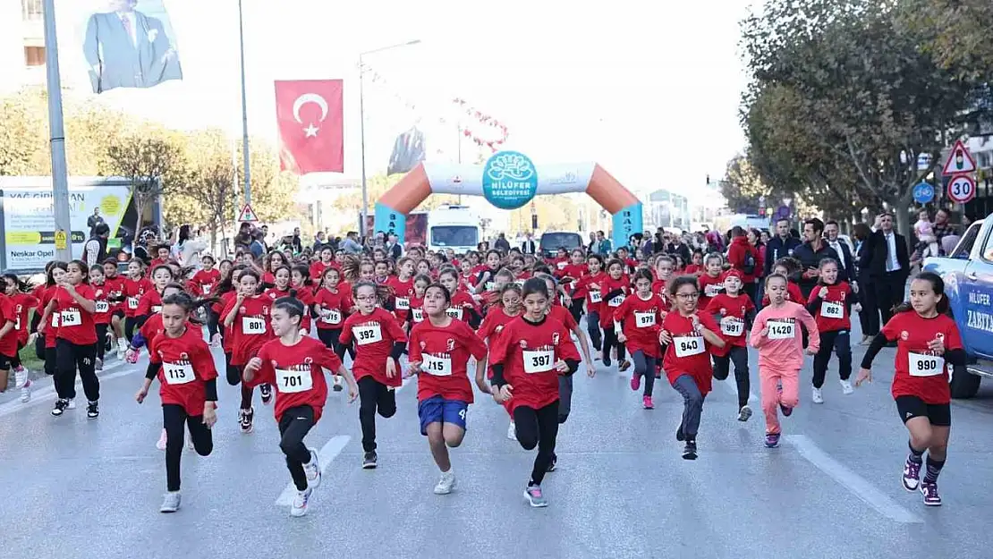 Cumhuriyet coşkusu, koşu ile başladı