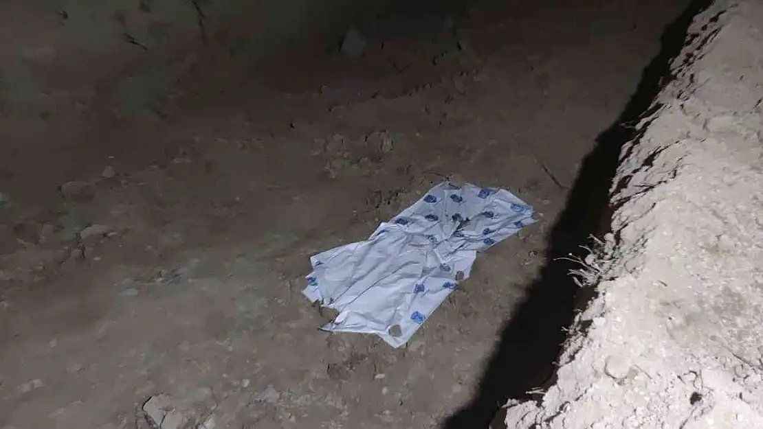 Çürümüş ceset parçalarının kime ait olduğunu belirledi