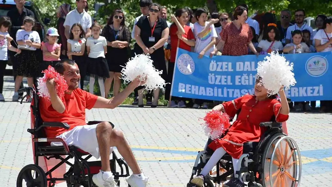 Dalaman'da Engelliler Haftası'nda öğrenciler engel tanımadı