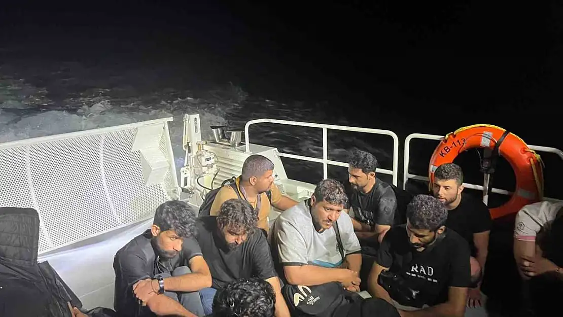 Datça'da 13 düzensiz göçmen yakalandı