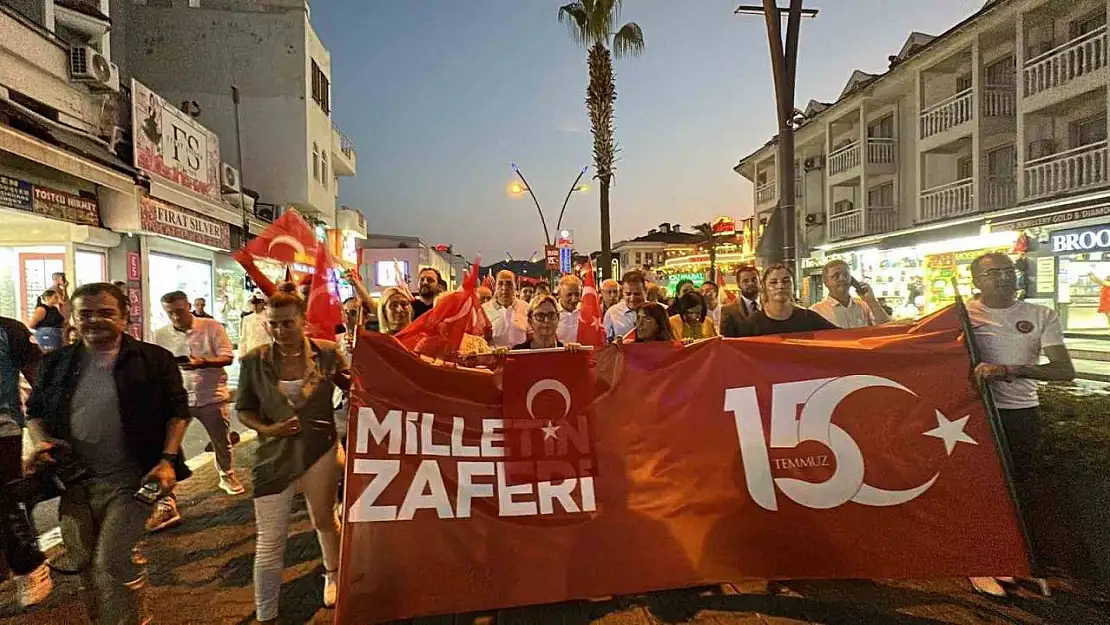 Demokrasi meşalesinin ateşinin yakıldığı Marmaris'te 15 Temmuz Demokrasi ve Milli Birlik programı düzenlendi