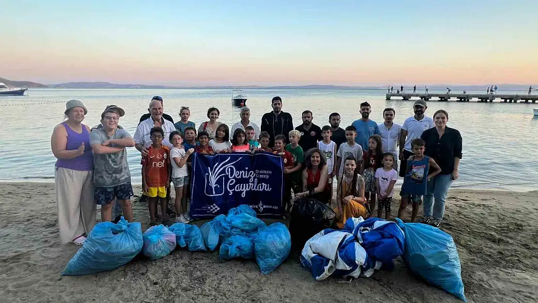 Deniz çayırlarının korunması için Erdek'te halk çalıştayı ve kıyı temizliği yapıldı