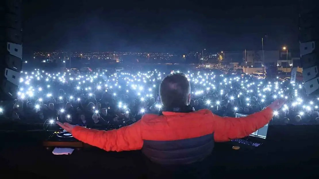 Denizli 90'lar kafasıyla nostaljik bir gece yaşadı