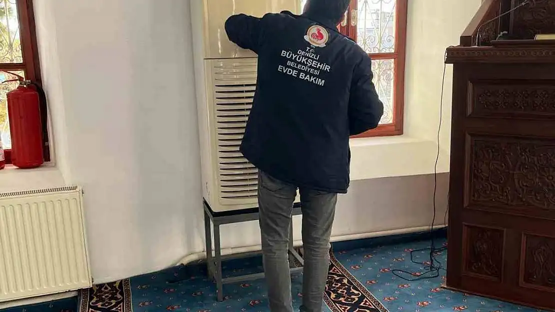 Denizli Büyükşehir Belediyesi Ramazan Ayı öncesi camileri temizliyor
