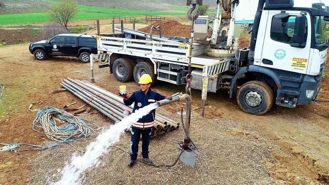Denizli Büyükşehir Çivril'in yetersiz içme suyuna el attı