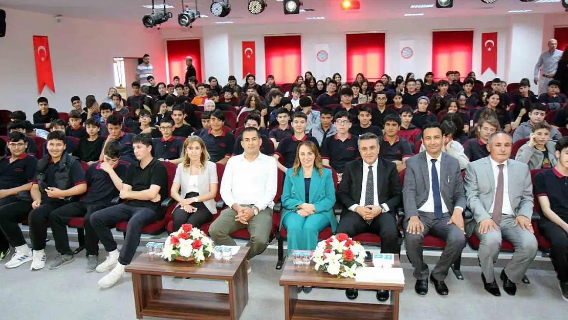 Denizli'de 200 lise öğrencisine ilk yardım eğitimi verildi