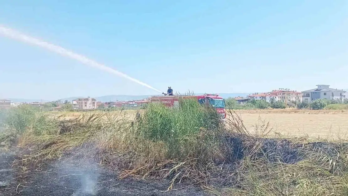 Denizli'de çöplük alanda çıkan yangın büyümeden söndürüldü