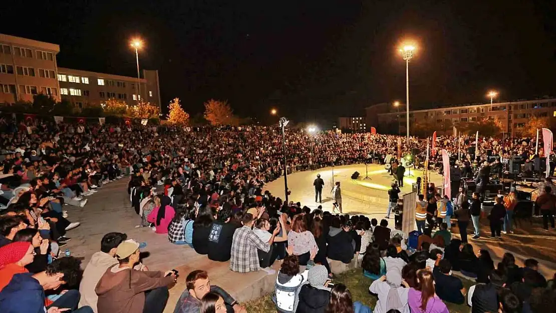 Denizli'de Cumhuriyet'in 100. yılına özel gençlik festivali düzenleniyor