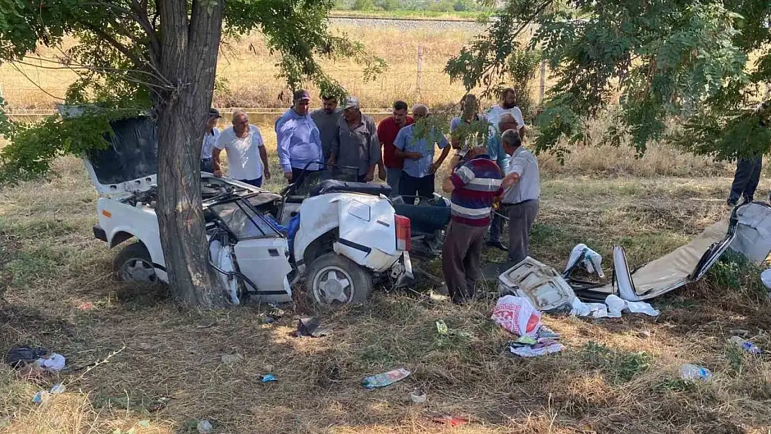 Denizli'de iki otomobil çarpıştı: 1 ölü, 1 yaralı