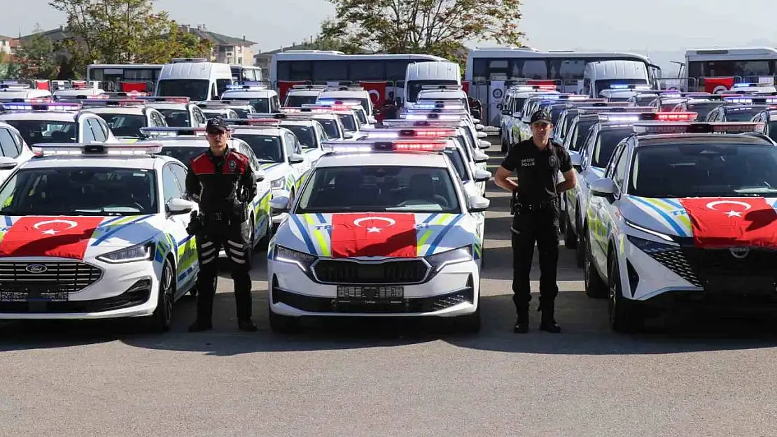 Denizli'de jandarma ve polisin 141 yeni aracı hizmete alındı