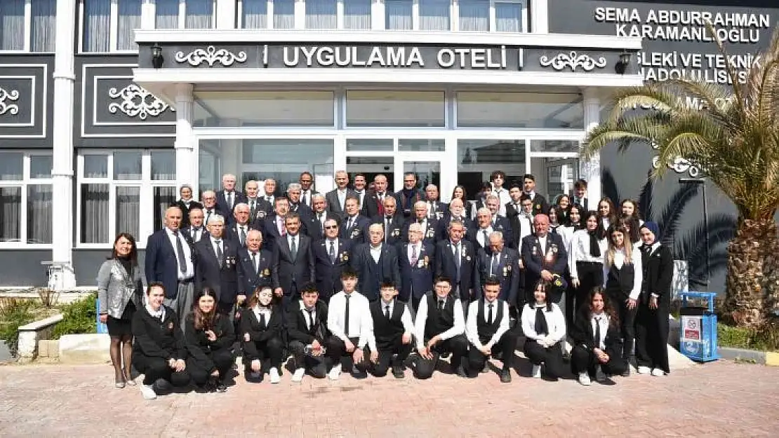 Denizli'de meslek lisesi öğrencileri gazilerle buluştu