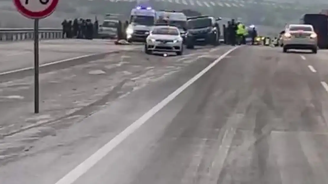 Denizli'de servis aracı devrildi: 2 ölü, 12 yaralı