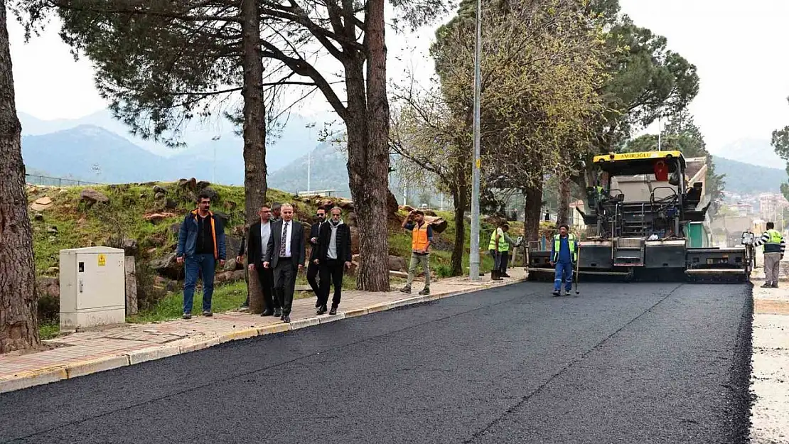 Denizli'de sıcak asfalt seferberliği sürüyor