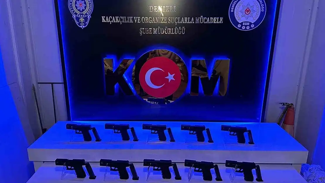 Denizli'de şüphelinin üzerinden ruhsatsız silah ve uyuşturucu haplar ele geçirildi