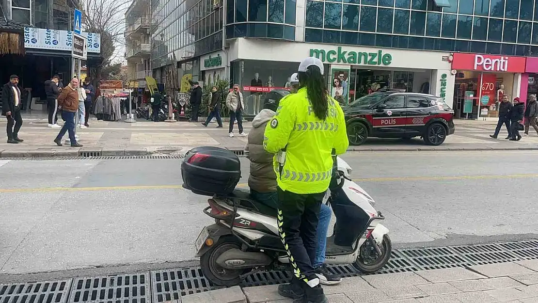 Denizli'nin en işlek caddesinde trafik ve asayiş denetimi