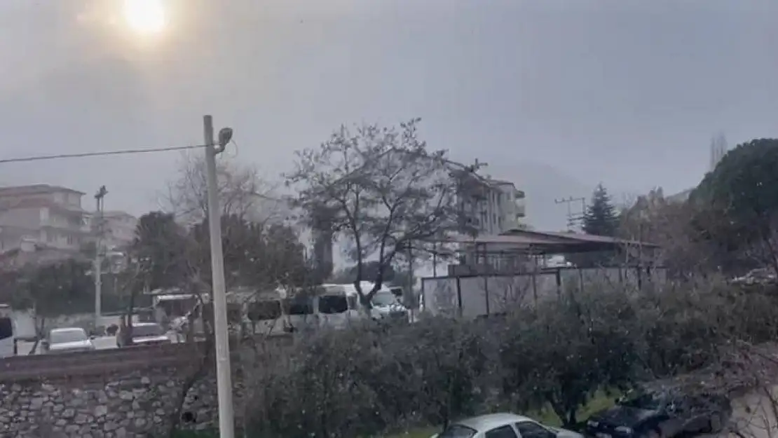 Denizli'nin yüksek kesimlerinde kar yağışı başladı