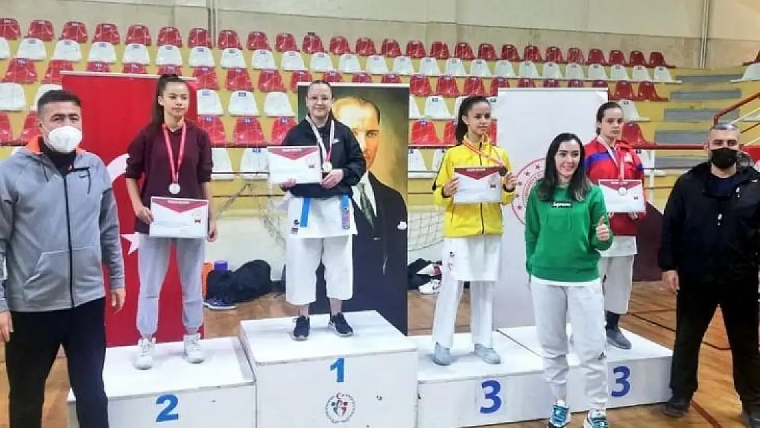 Denizlili 19 sporcuya final bileti