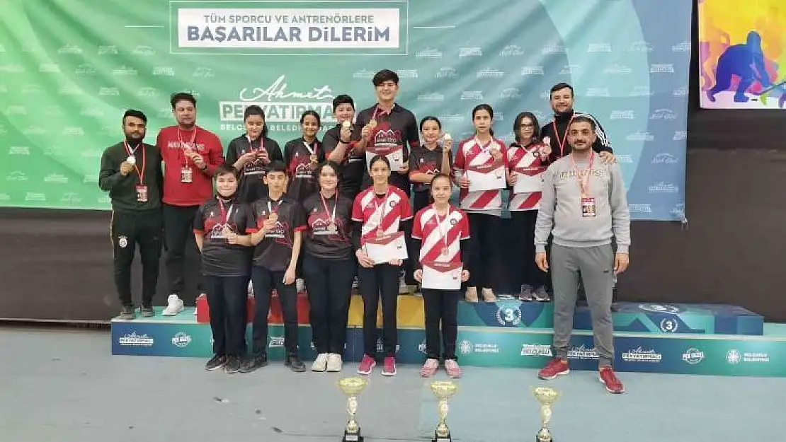 Denizlili Dartçılar Türkiye Şampiyonasında birinciliği bırakmadı