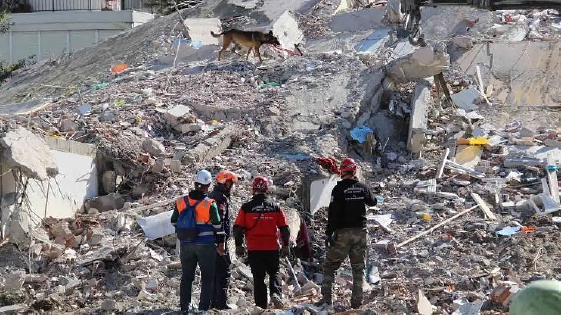 Depremde 11 kişiye mezar olan apartmanın sanıkları için 22.5'er yıl hapis cezası talebi