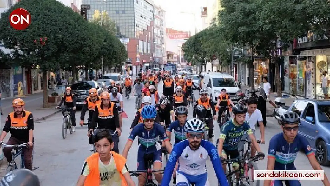 Depreme dikkat çekmek için pedal çevirdiler