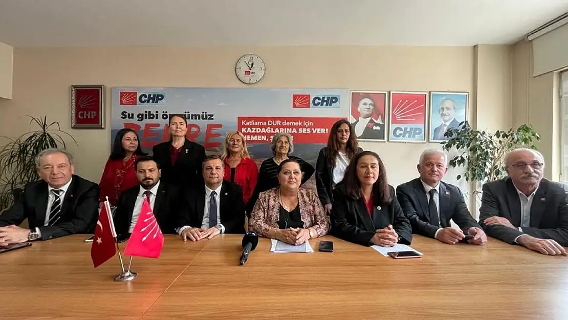 Depremzede paylaşımı CHP'li başkanı görevinden etti