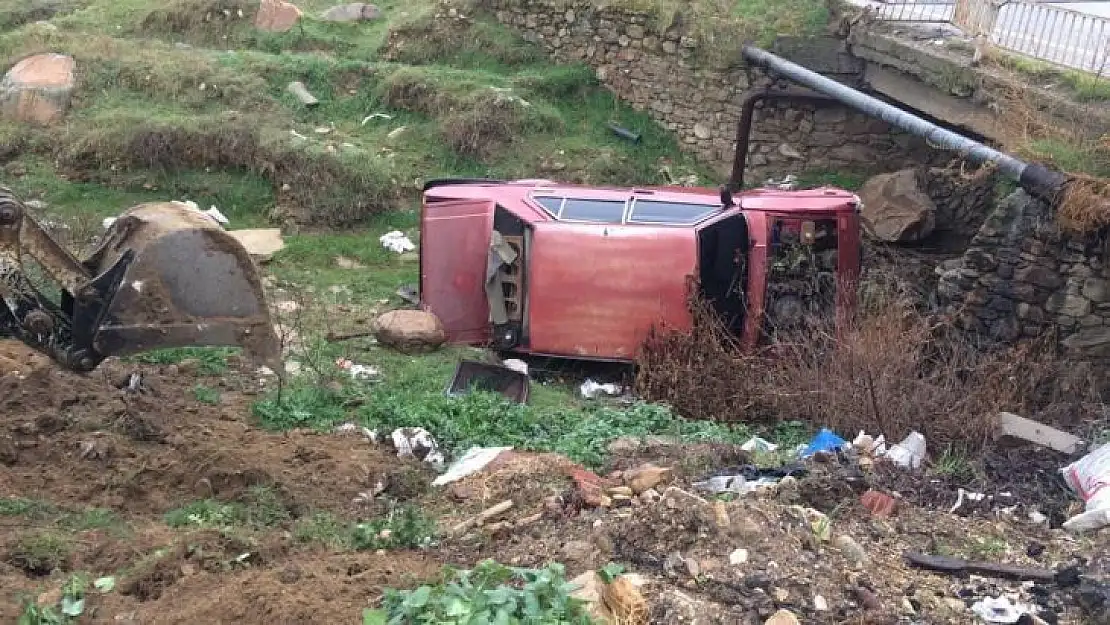 Dereye uçan araçtan yara almadan kurtuldu