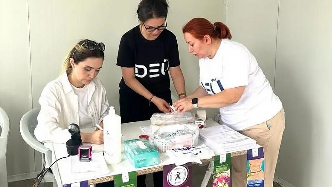 DEÜ, deprem bölgesinde salgına karşı tetikte