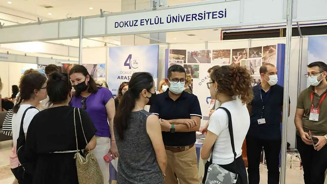 DEÜ, tercih fuarlarının yıldızı oldu