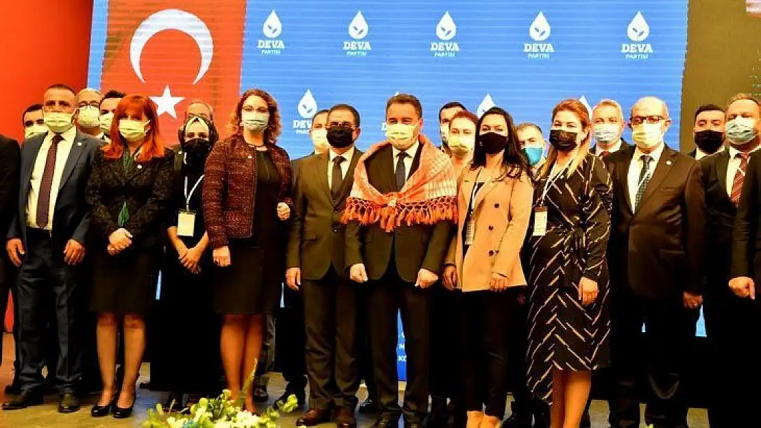 DEVA Partisi Manisa teşkilatında deprem