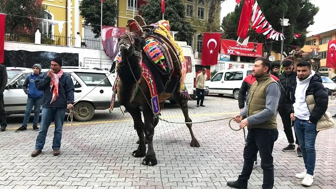 Develer gövde gösterisi yaptı