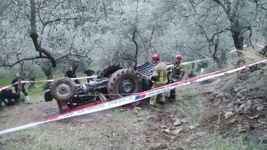 Devrilen traktörün altında kalan yaşlı adam hayatını kaybetti